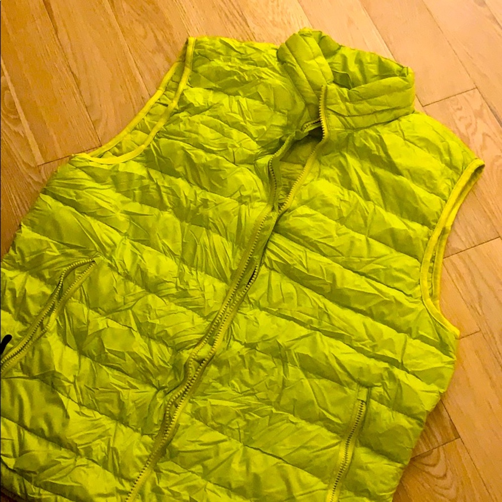 Heattech Neon Vest 🦺 - Picture 3 of 3